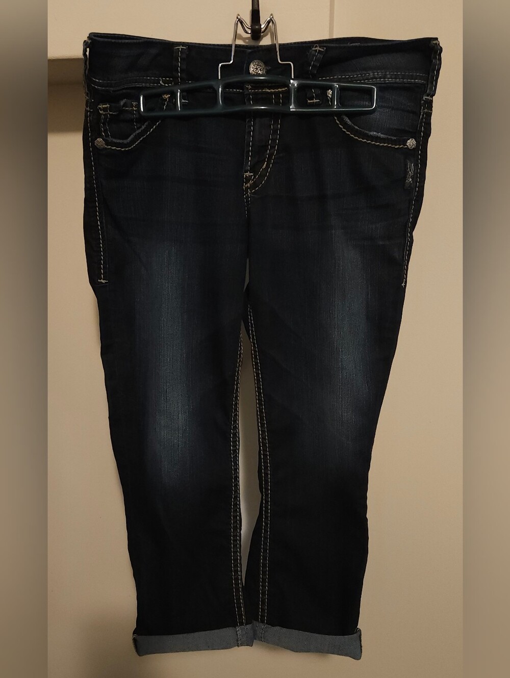 Silver Jeans Dark Suki Denim Capris Size 30